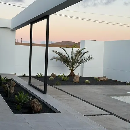 Stylish And Comfortable Anna In Villaverde ラハレス