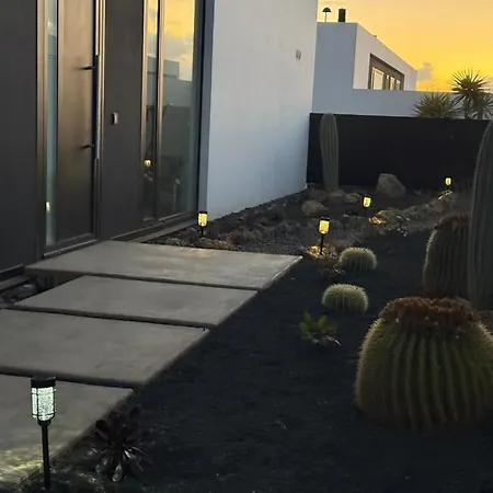 Stylish And Comfortable Anna In Villaverde Villa Lajares