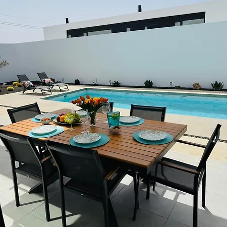 Villa Stylish And Comfortable Anna In Villaverde Lajares
