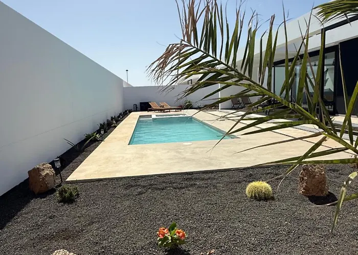 Stylish And Comfortable Anna In Villaverde 别墅