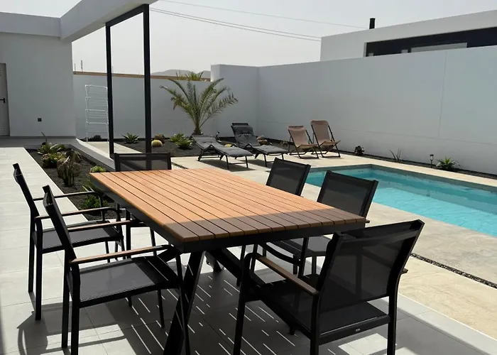 Stylish And Comfortable Anna In Villaverde Villa *