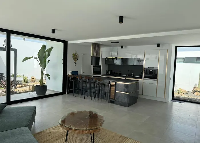 Villa Stylish And Comfortable Anna In Villaverde Lajares