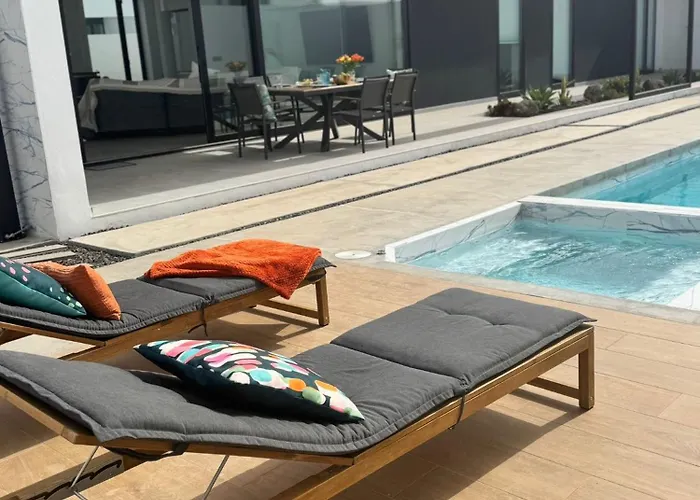 Villa Stylish And Comfortable Anna In Villaverde *